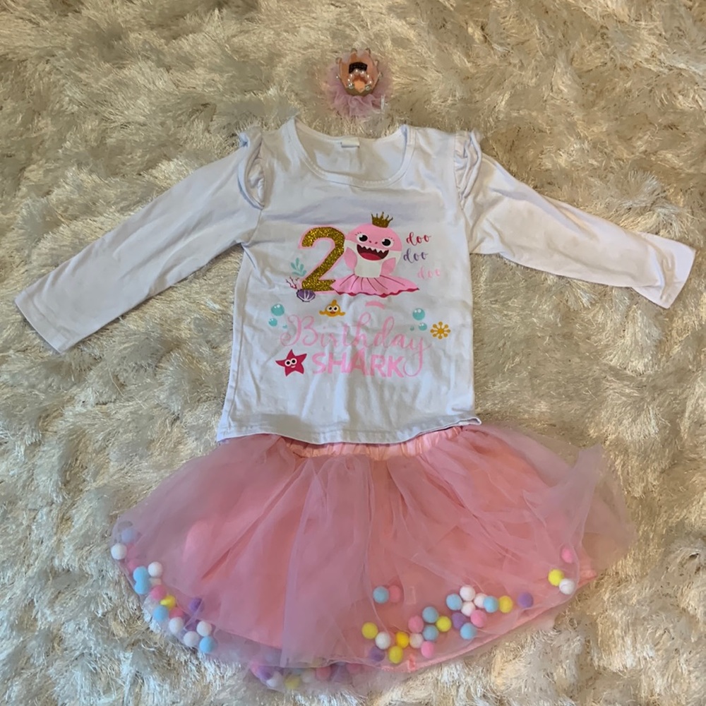 Toddler Girl 2T birthday outfit.  She wore it once on her birthday.  No stains.